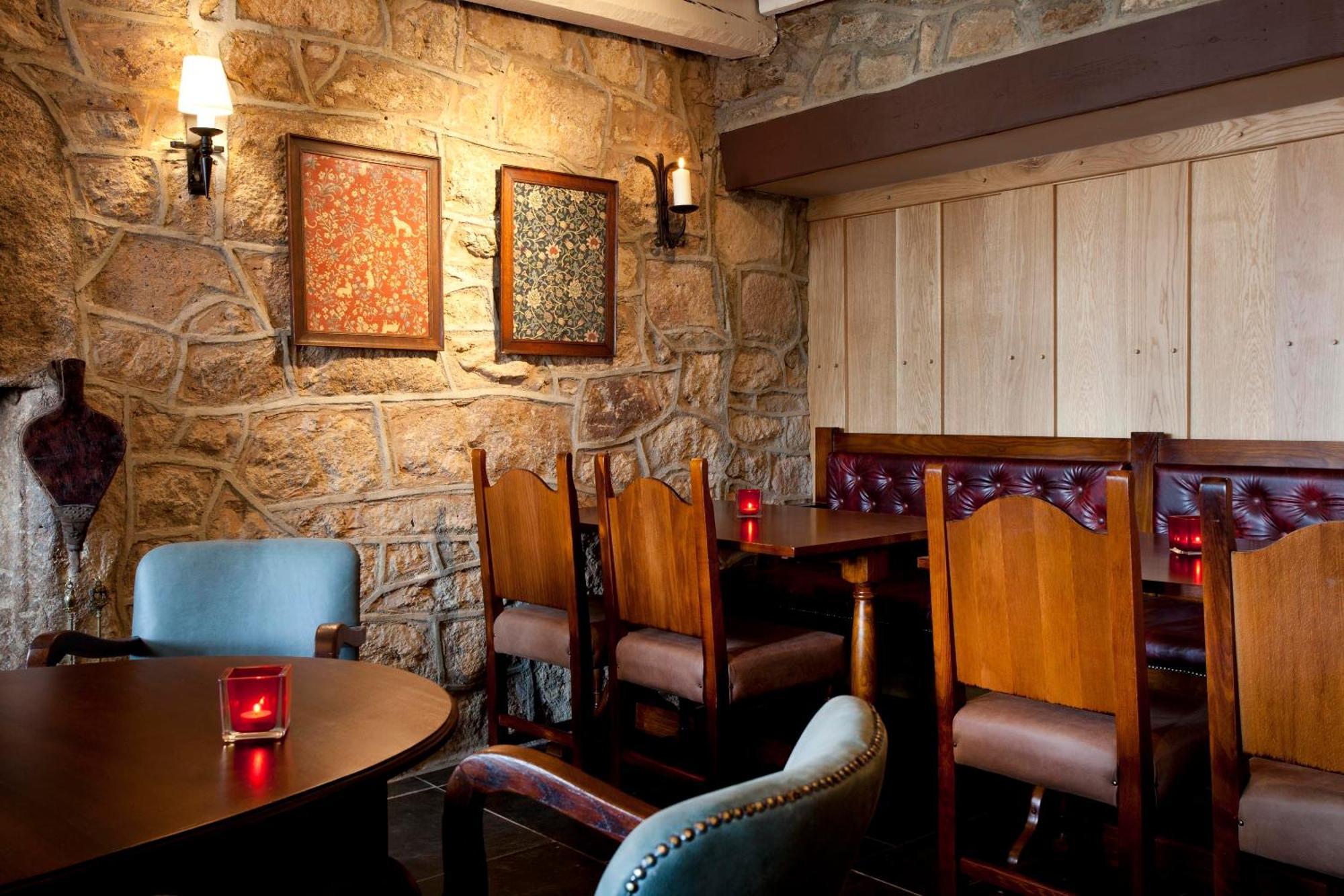 Hotel The Three Crowns Chagford Exterior foto The interior of the restaurant